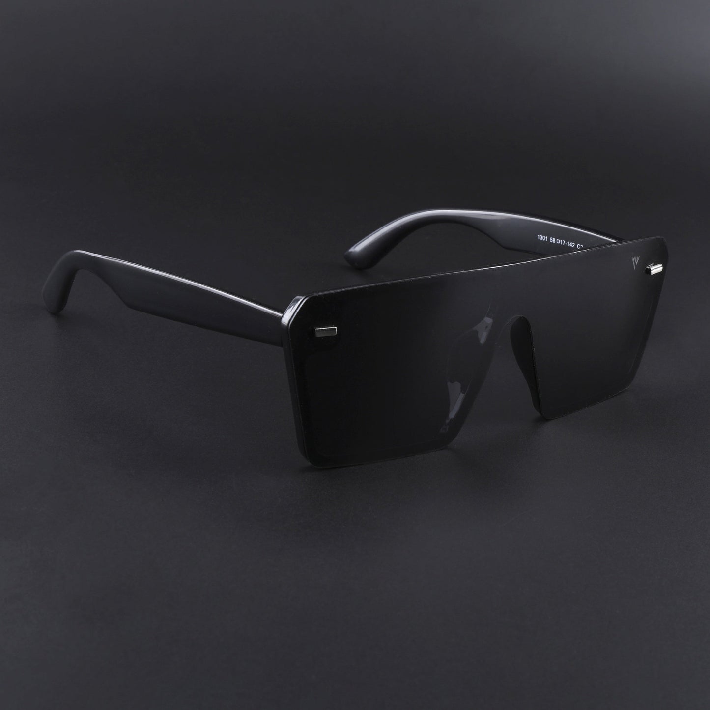 illume | Shine Black Polarized Wayfarer Sunglasses - PMG3970