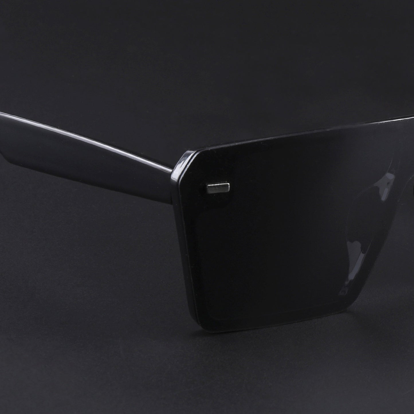 illume | Shine Black Polarized Wayfarer Sunglasses - PMG3970