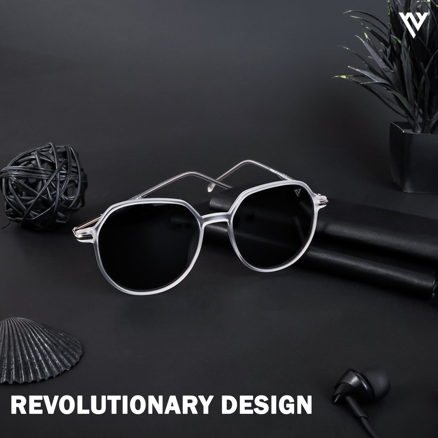 Grit | Transparent Polarized Round Sunglasses (TR8068PMG4298)