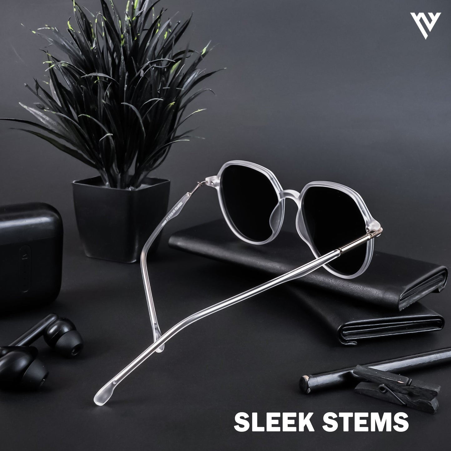 Grit | Transparent Polarized Round Sunglasses (TR8068PMG4298)